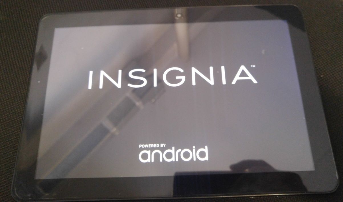 Планшет Insignia flex a7100 10.1",intel atom, 1/32gb, android 6, чорни