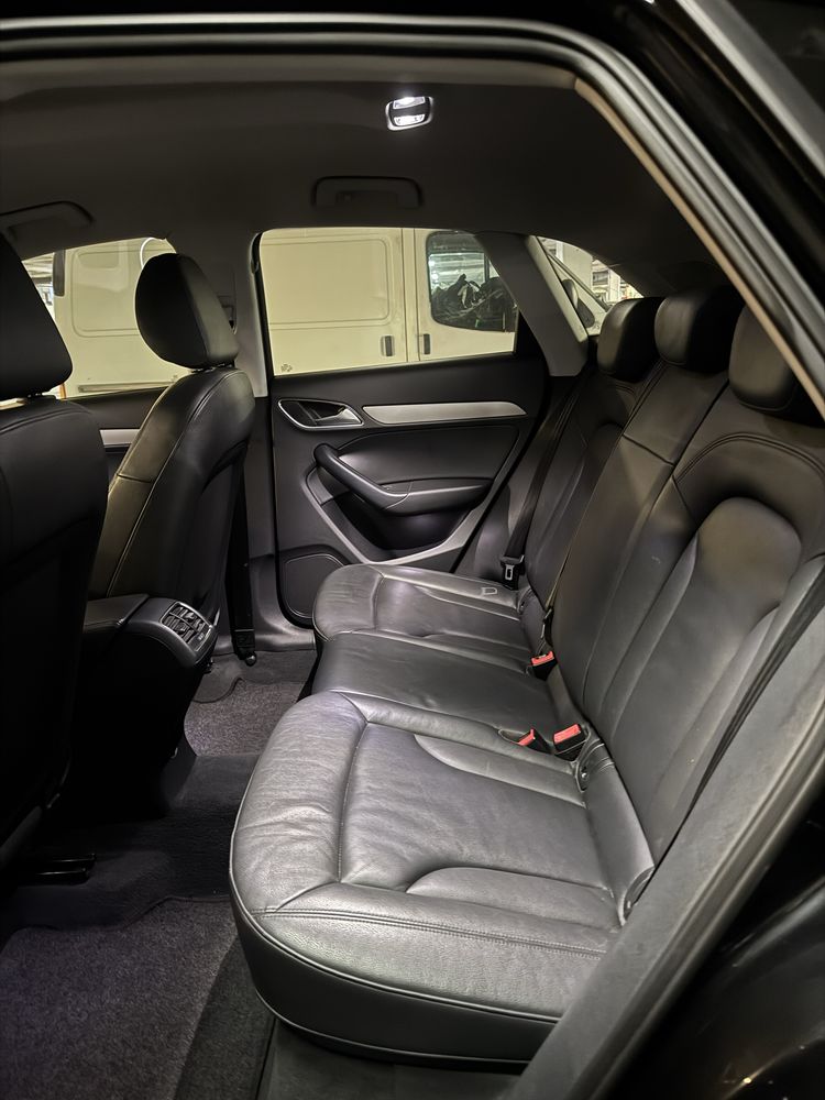 Audi Q3  -  2012