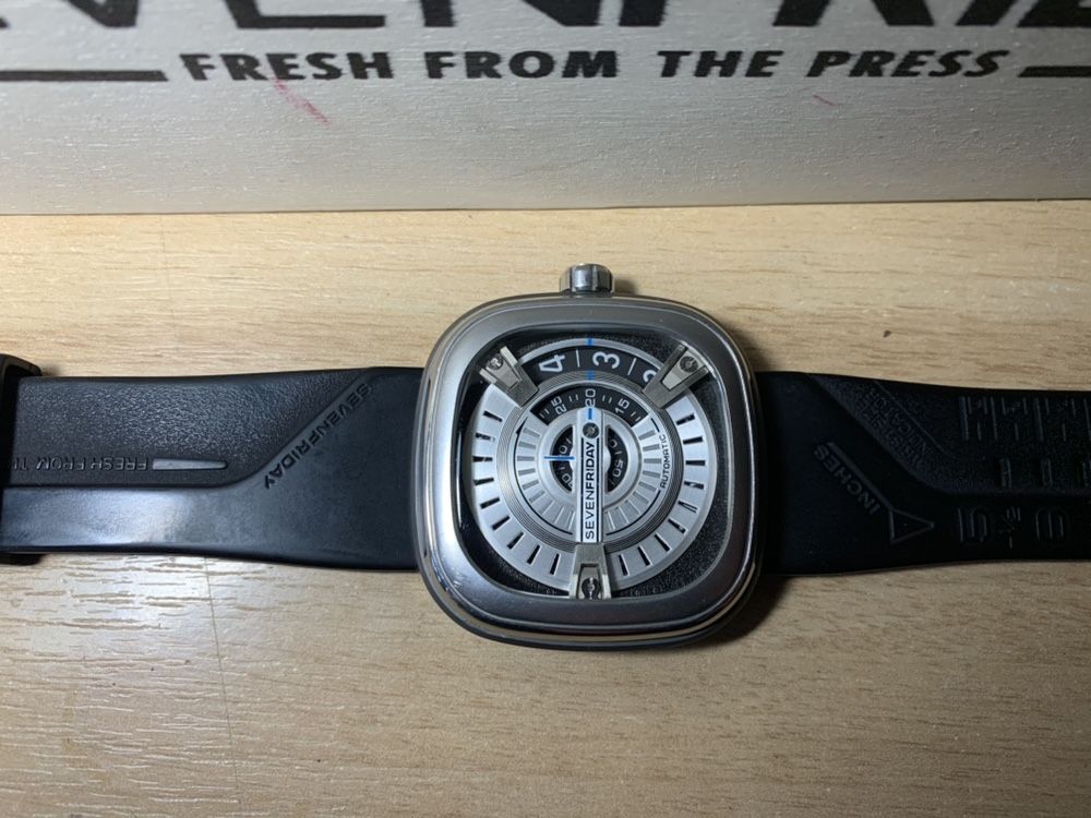 Sevenfriday m1-01 продам или обменяю часы