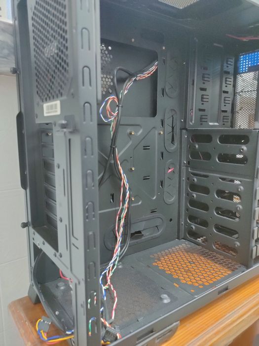Caixa Cooler Master para computador fixo