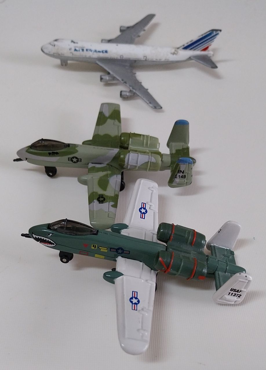 Lote de 3 miniaturas de aviões Matchbox e Schabak