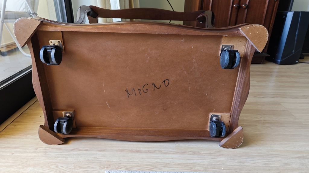 Carrinho de sala em madeira mogno