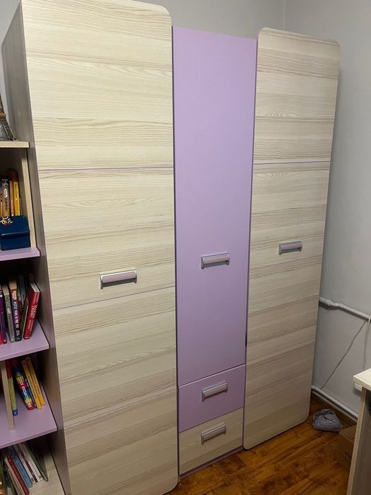 Komplet  mebli  dziecięcych