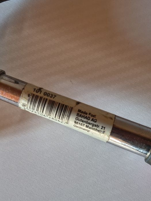 Młotek BAUHAUS solidny