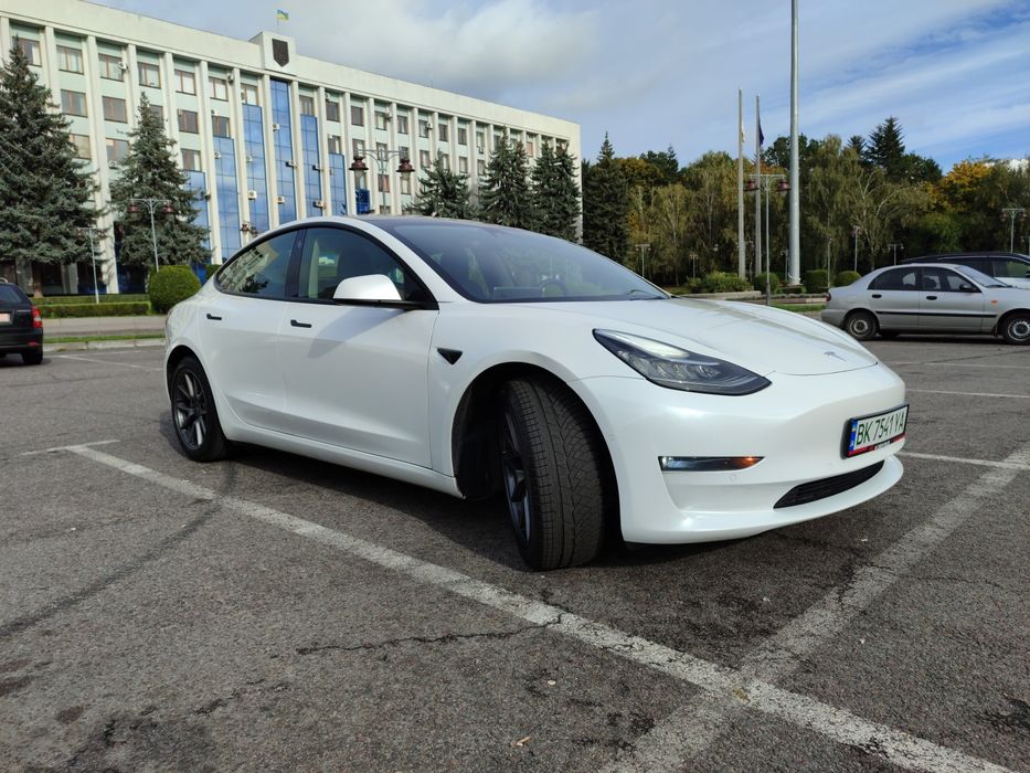 Тесла Модел 3 Tesla Model 3