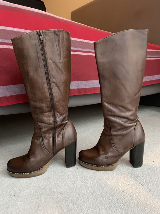 Botas em pele cano alto plataforma