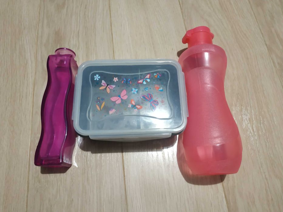 Bidon różowy + śniadaniówka motylki i flakonik fioletowy GRATIS - :)