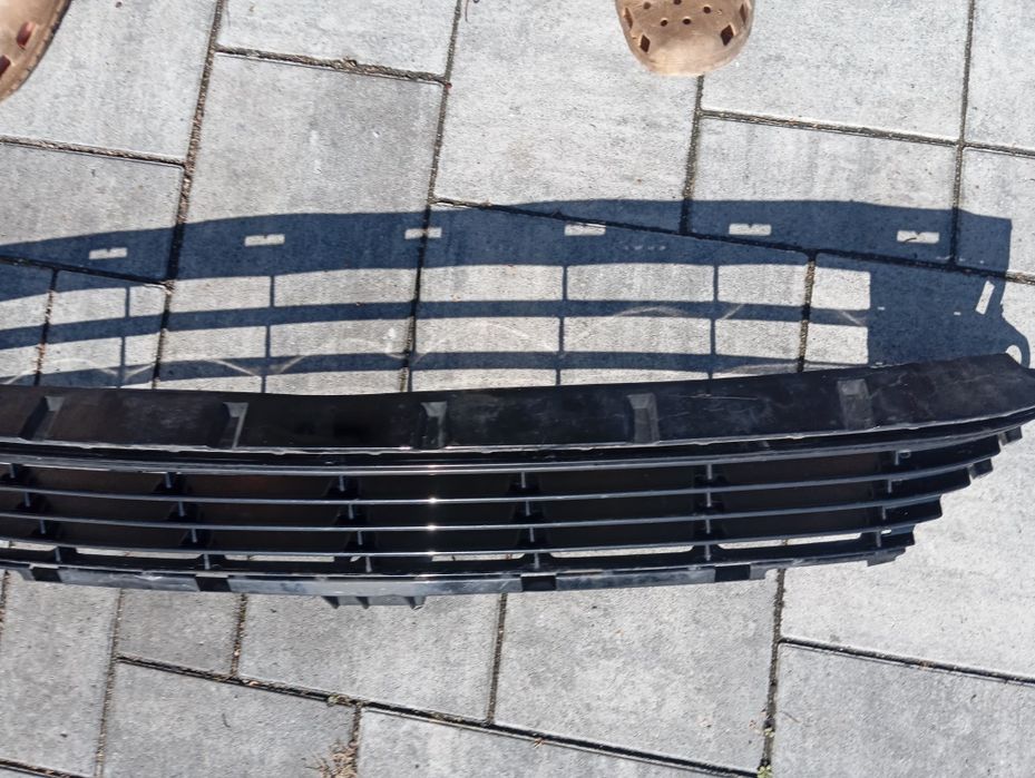 Kratka środkowa zderzaka przedniego przód Toyota Auris II 2 Lift Org