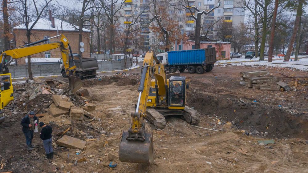 Демонтаж і знесення будівель, труб, фундаменту, промислових об'єктів