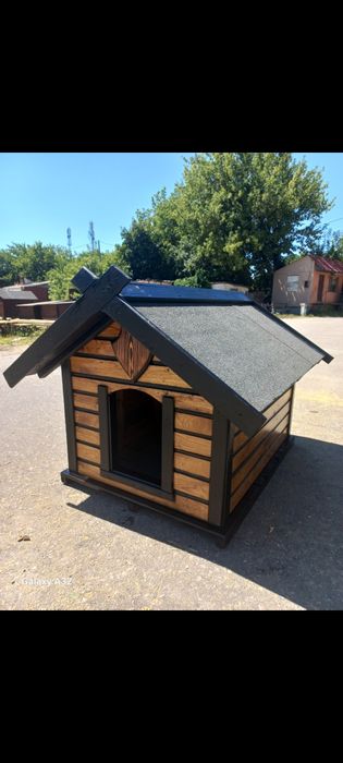 Будка деревянная для средних собак.