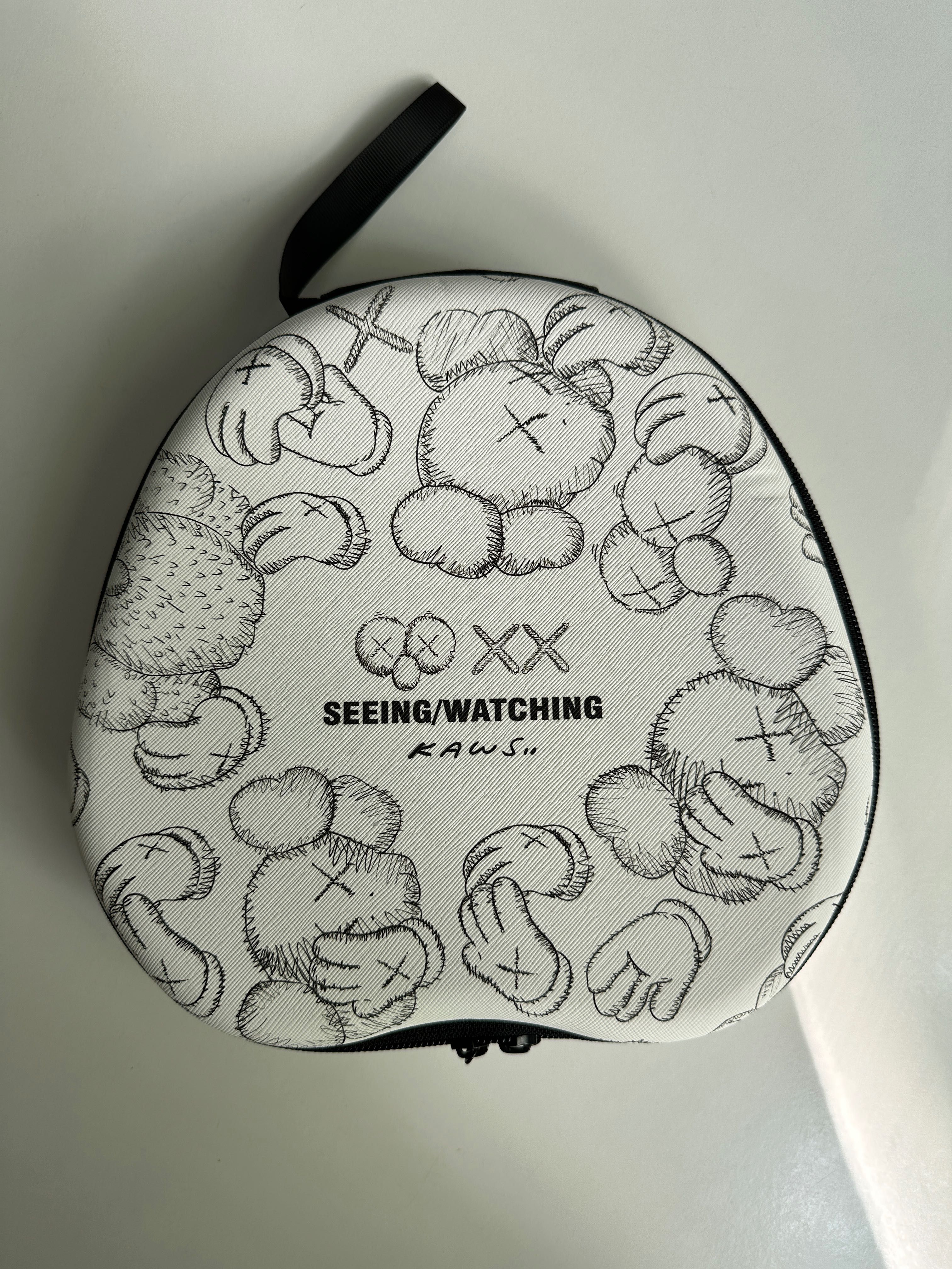 Etui na AirPods Max, bardzo stylowe z wzorem Kaws w kolorze białym