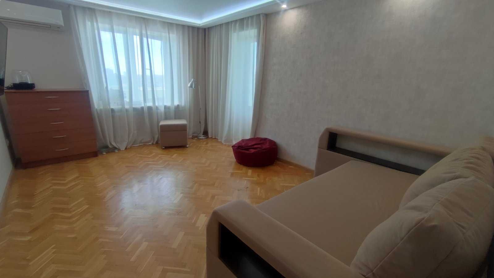 Продам квартиру в теплом кирпичном доме на Таирова Люстдорфская дорога