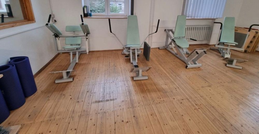 Profesjonalny sprzęt do ćwiczeń, trening obwodowy