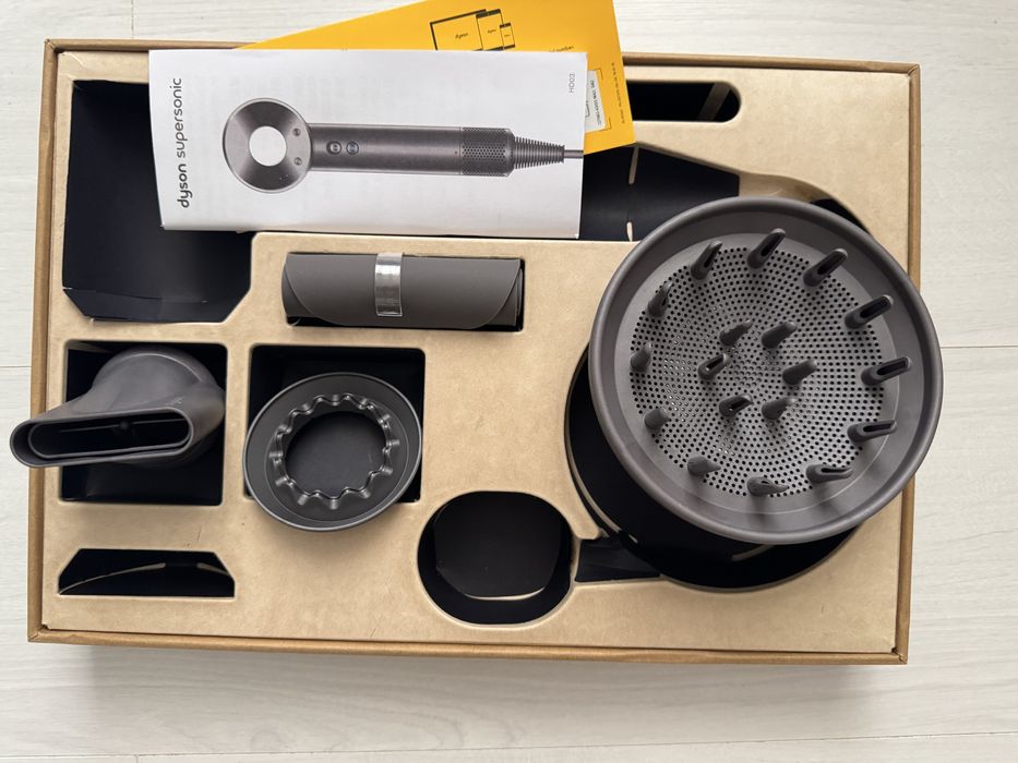 Dyson Supersonic насадки + килимок, нові, оригінал