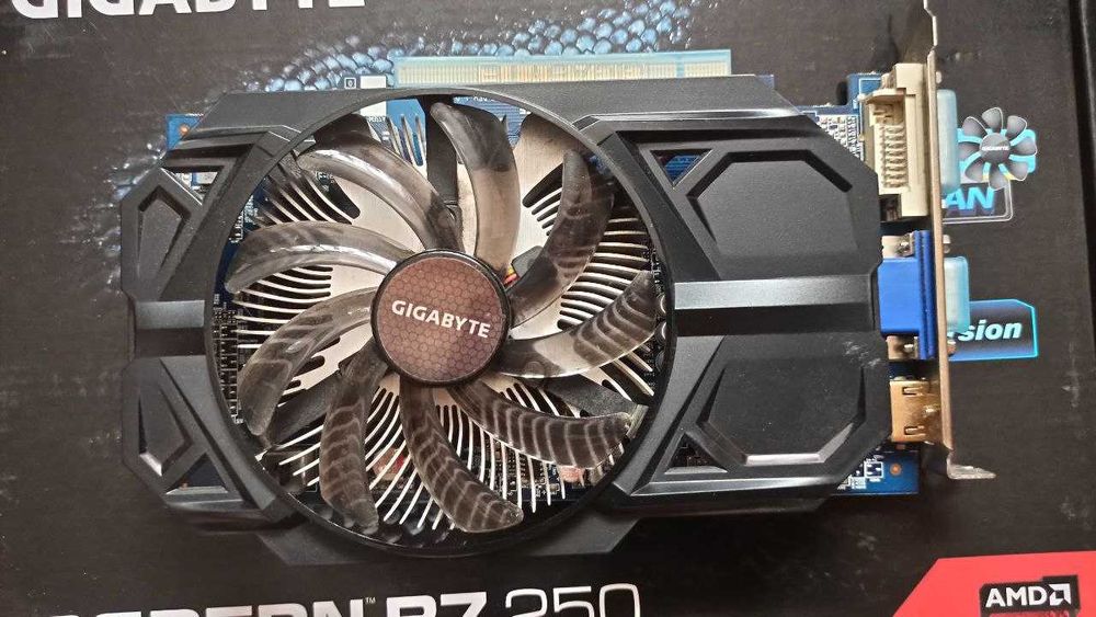 Продам відеокарту AMD Radeon R7 250/ 1GB Gigabyte