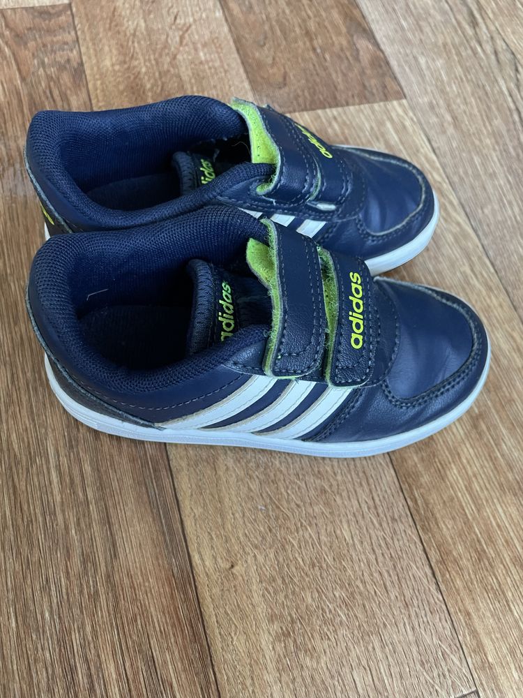 Кросівки фірмові дитячі Adidas оригінал р 24