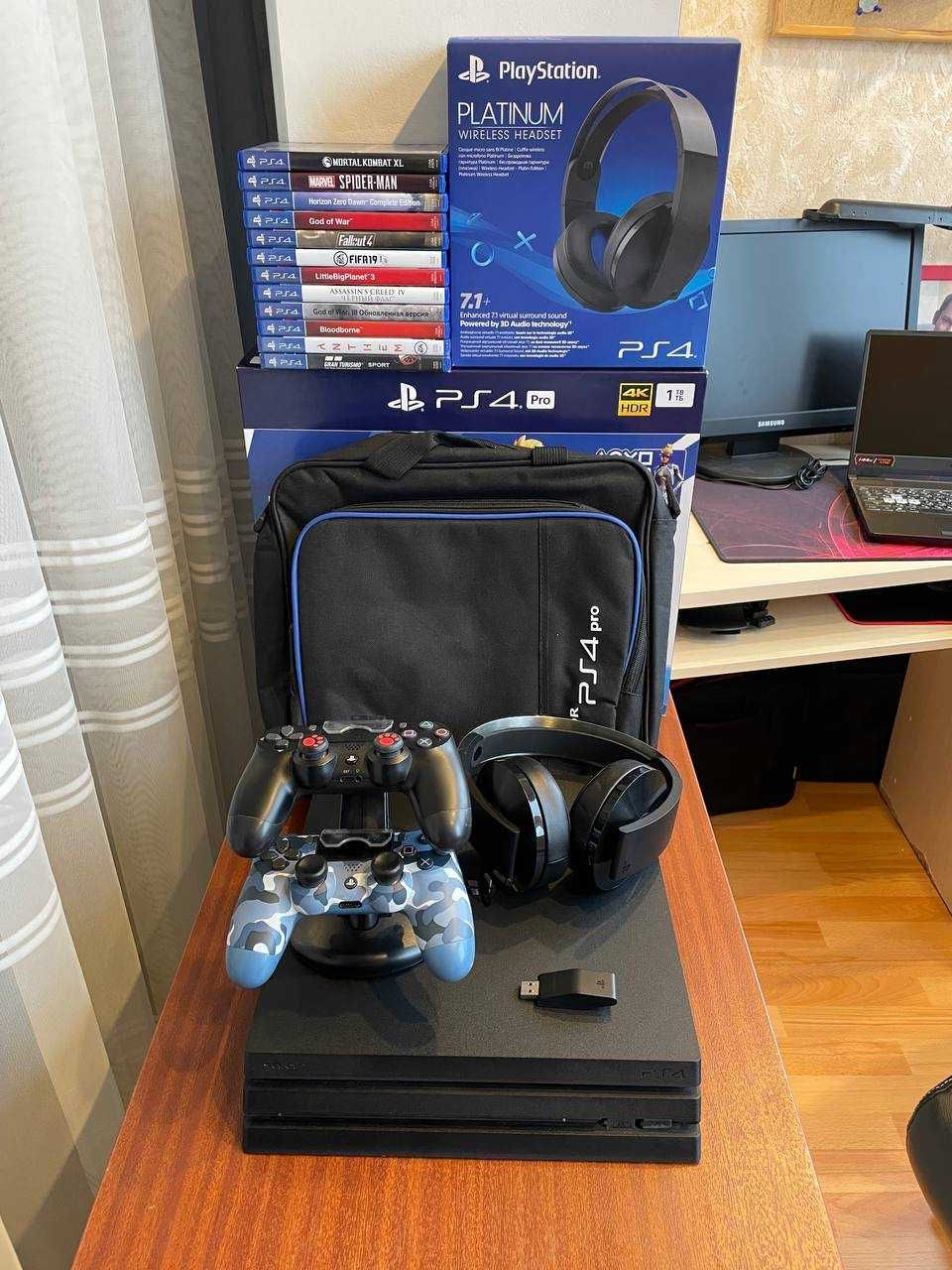 Продам комплект PS4 Pro 1 Tb, 2 джойстики, навушники, сумку, диски