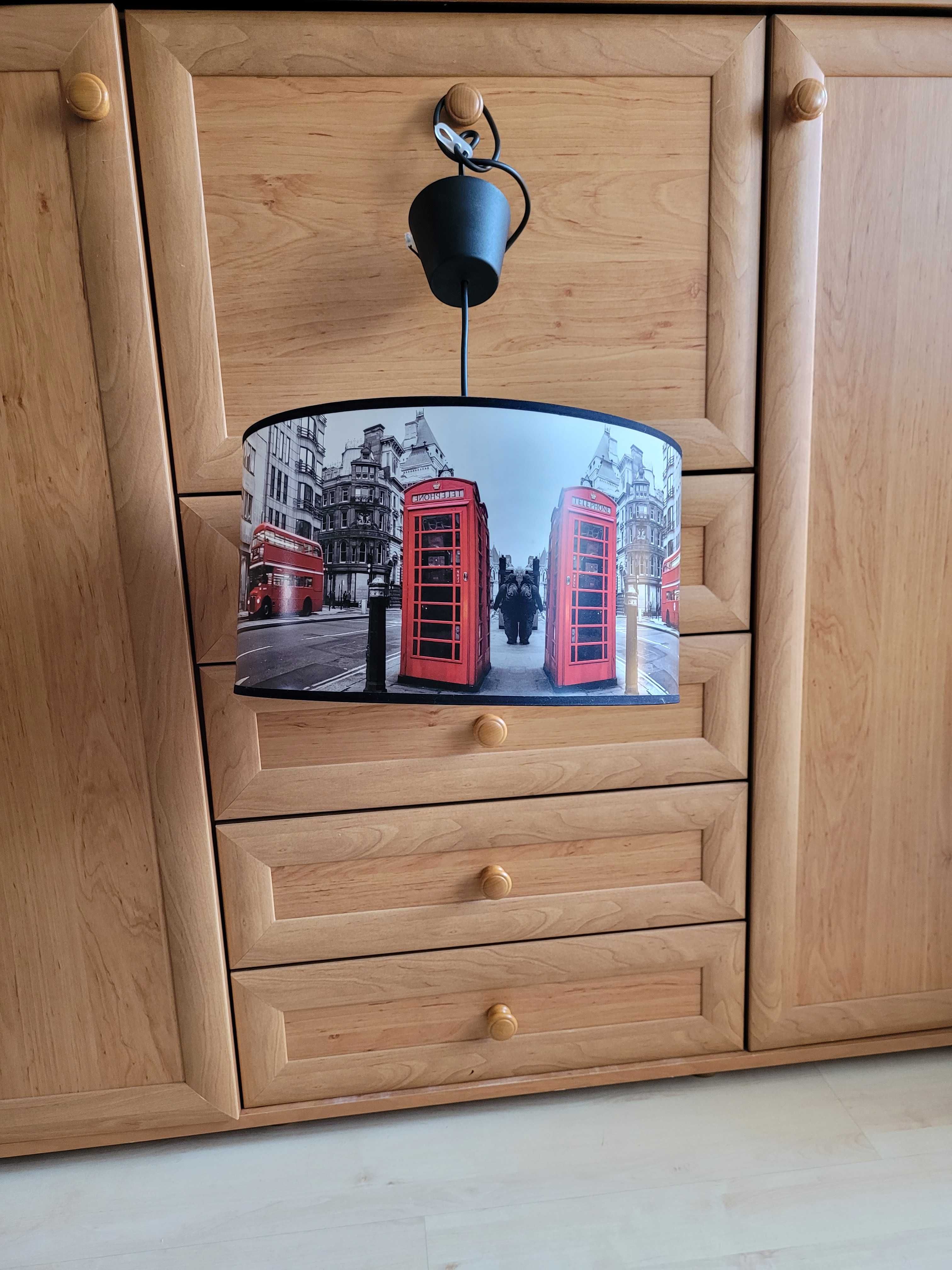 Lampa wiszącą  / żyrandol Londyn