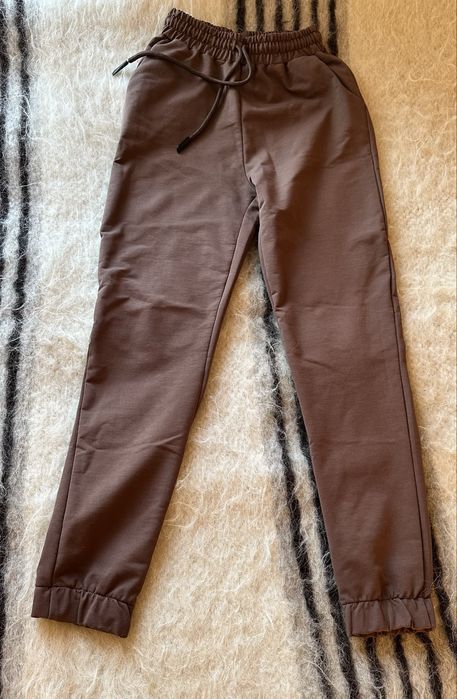 Костюм в ідеальному стані 42 розміру