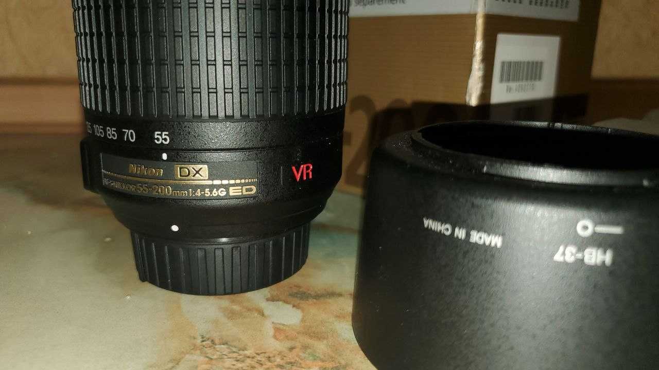 Об'єктив Nikon AF-S 55-200mm f/4-5.6G ED-IF DX VR Nikkor Lens