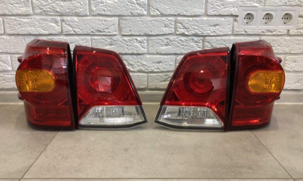 Задние фонари стопы Toyota Land Cruiser 200 в стиле рестайлинг