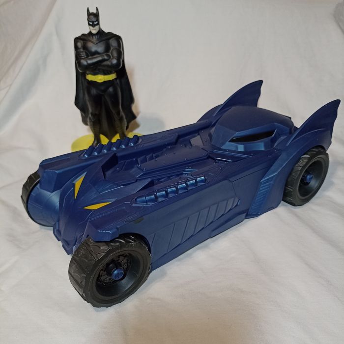 Машинка Бэтмобиль