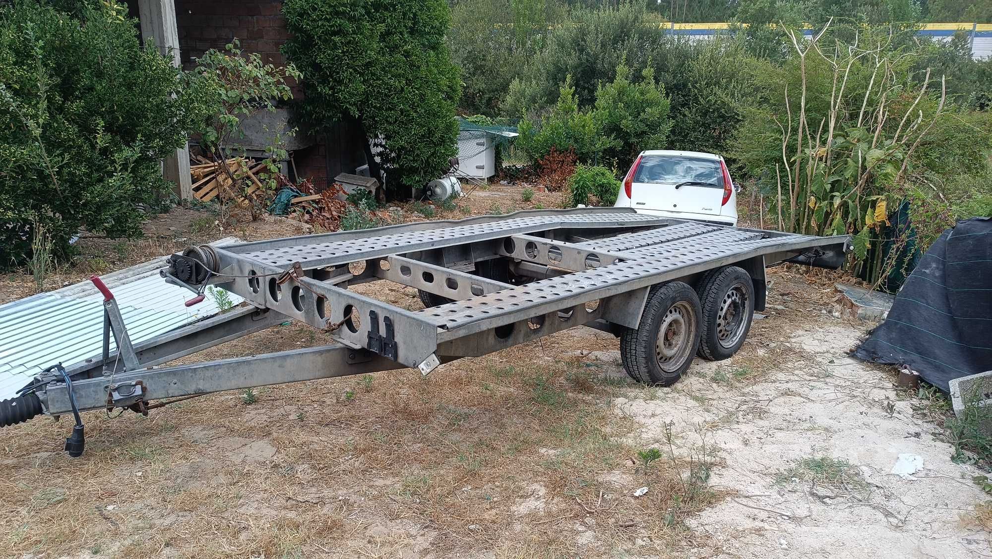 Atrelado porta carros