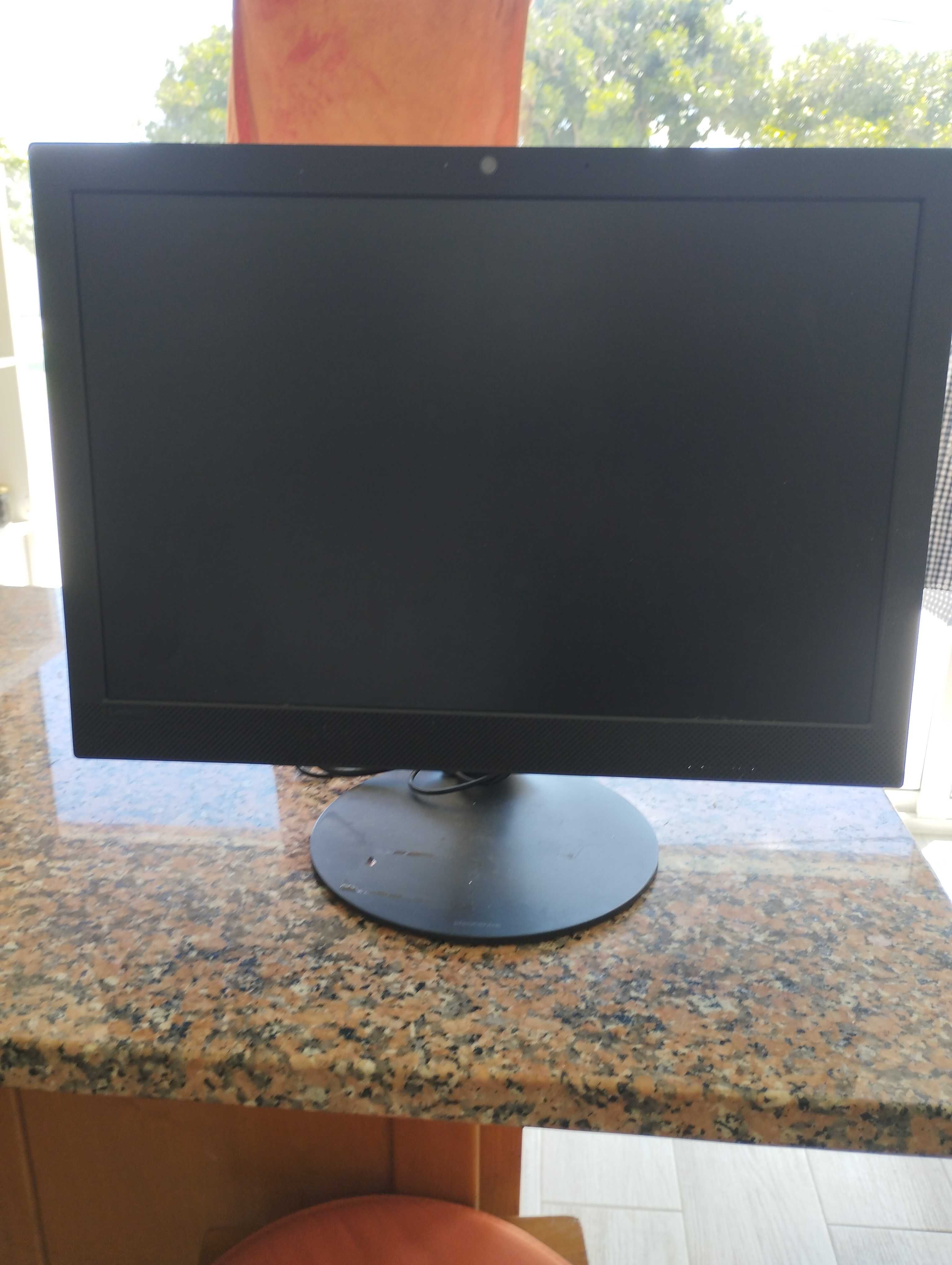 Vendo computador Lenovo F0D8