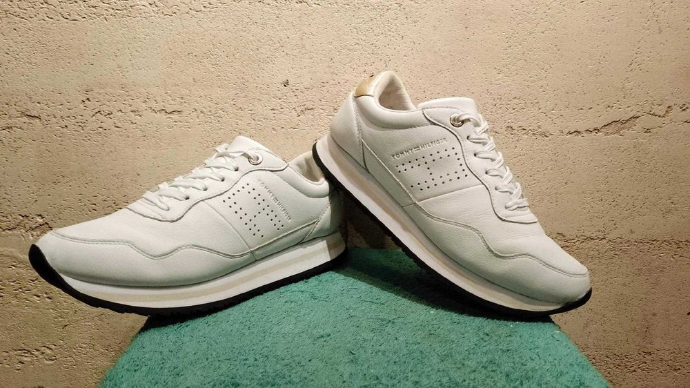 Damskie sneakersy TOMMY HILFIGER RUNNER SNEAKER r.41 skóra st.b.dobry