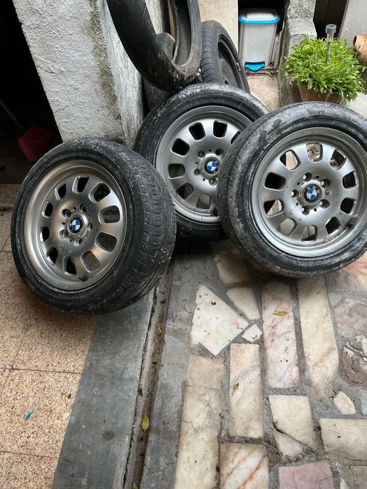 3 jantes pneus BMW