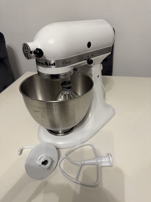 KitchenAid robot planetarny + zestaw do tarcia i szatkowania