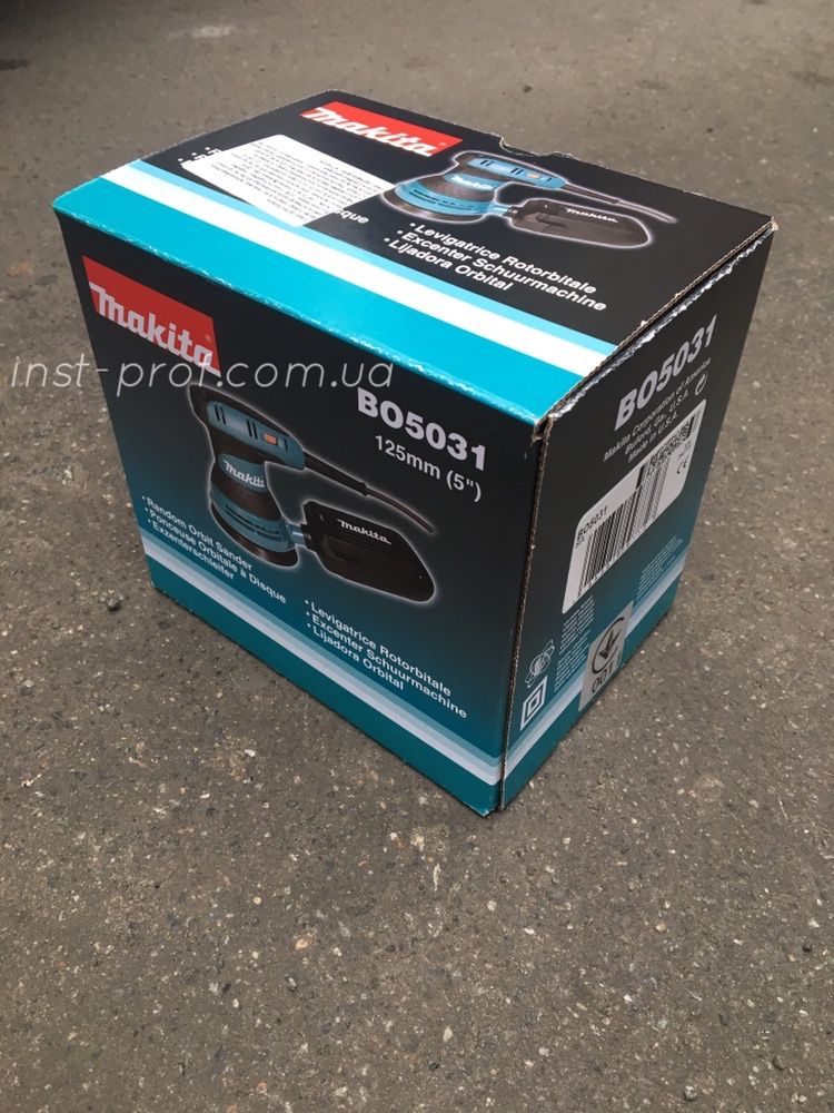 Эксцентриковая шлифмашина Makita BO5031 ексцентриковая орбитальная