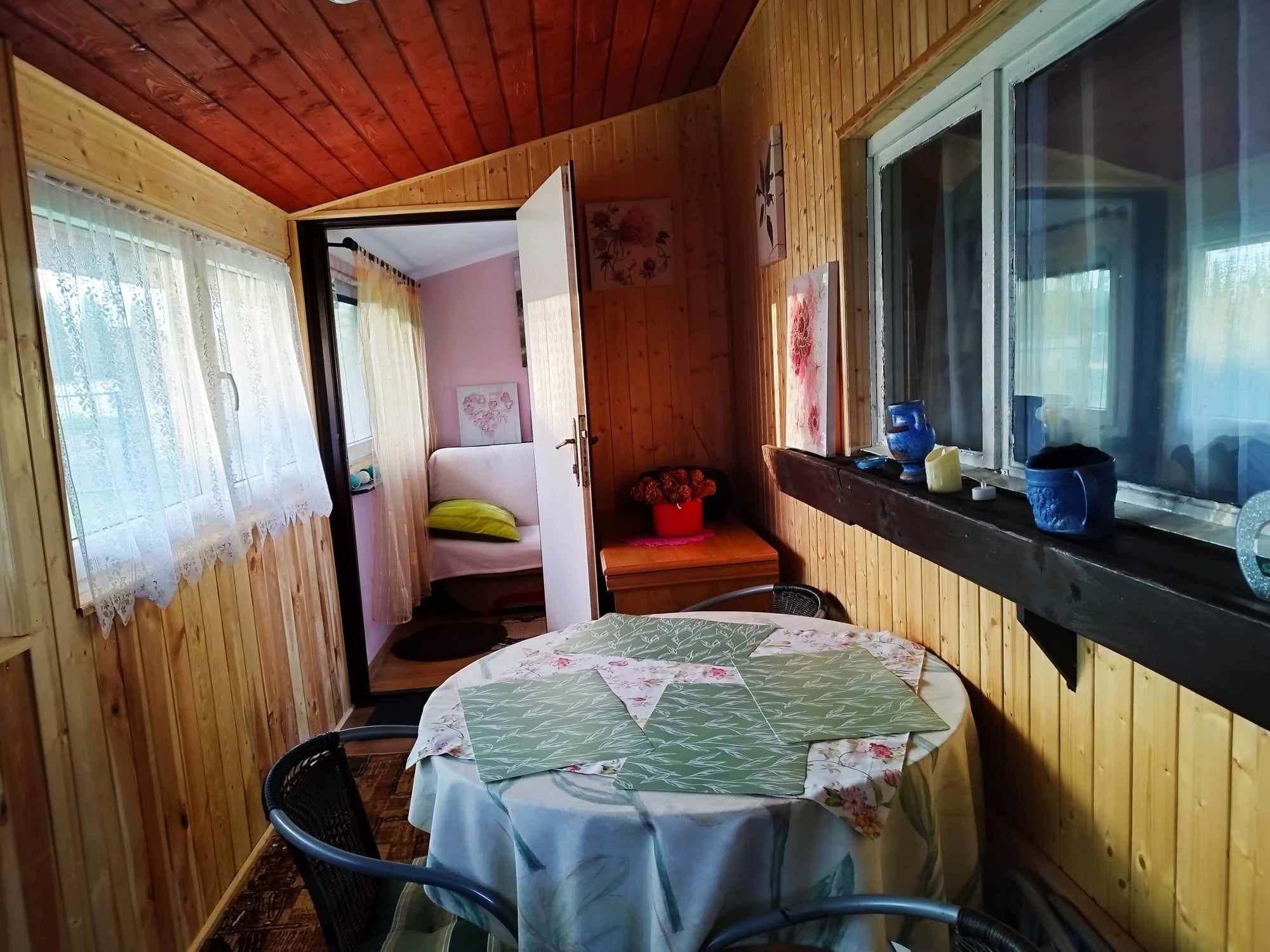 Domek  nad jeziorem ,,Zielona Odskocznia"(wifi)-6 osobowy )