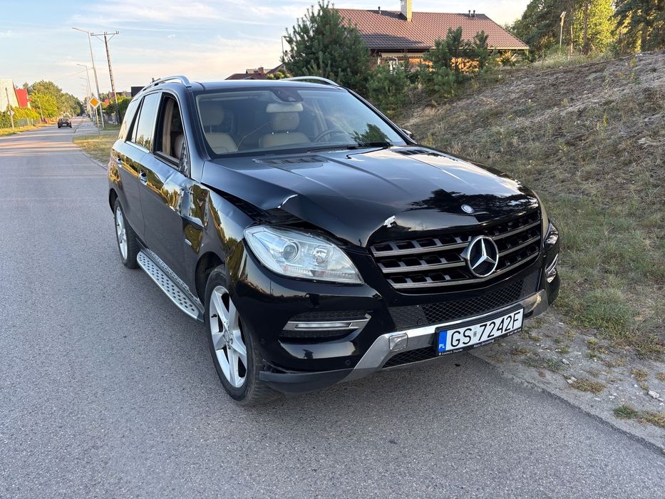 Mercedes-Benz ML 2011r  1-rejestracja 03.11,2011 Pali jeżdzi