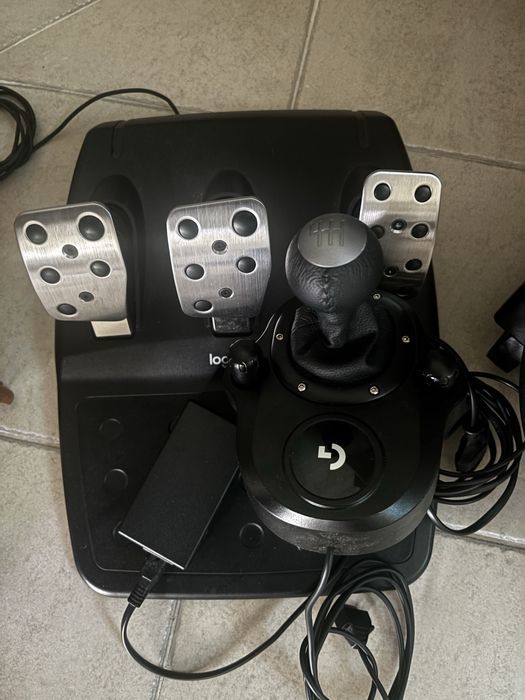 Volante Logitech g29 + pedais + shifter
