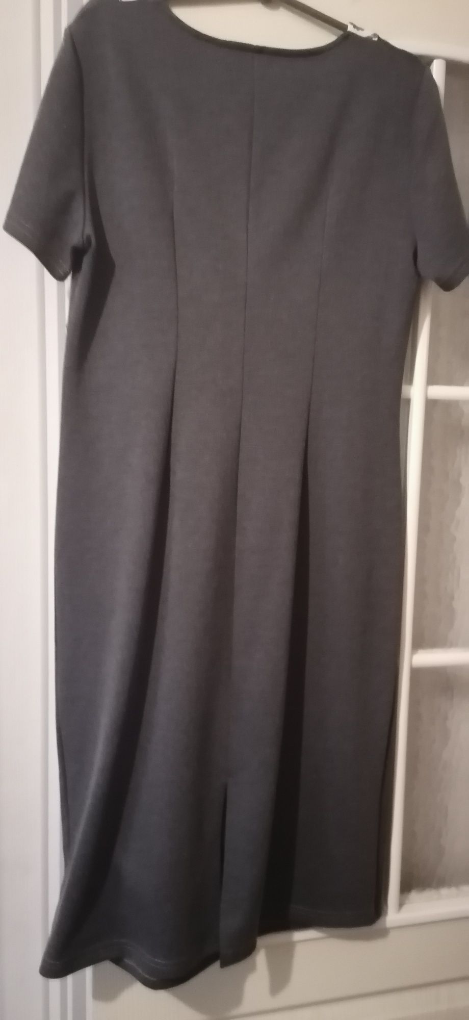 Плаття сіре,52-54 розмір,гарна тканина