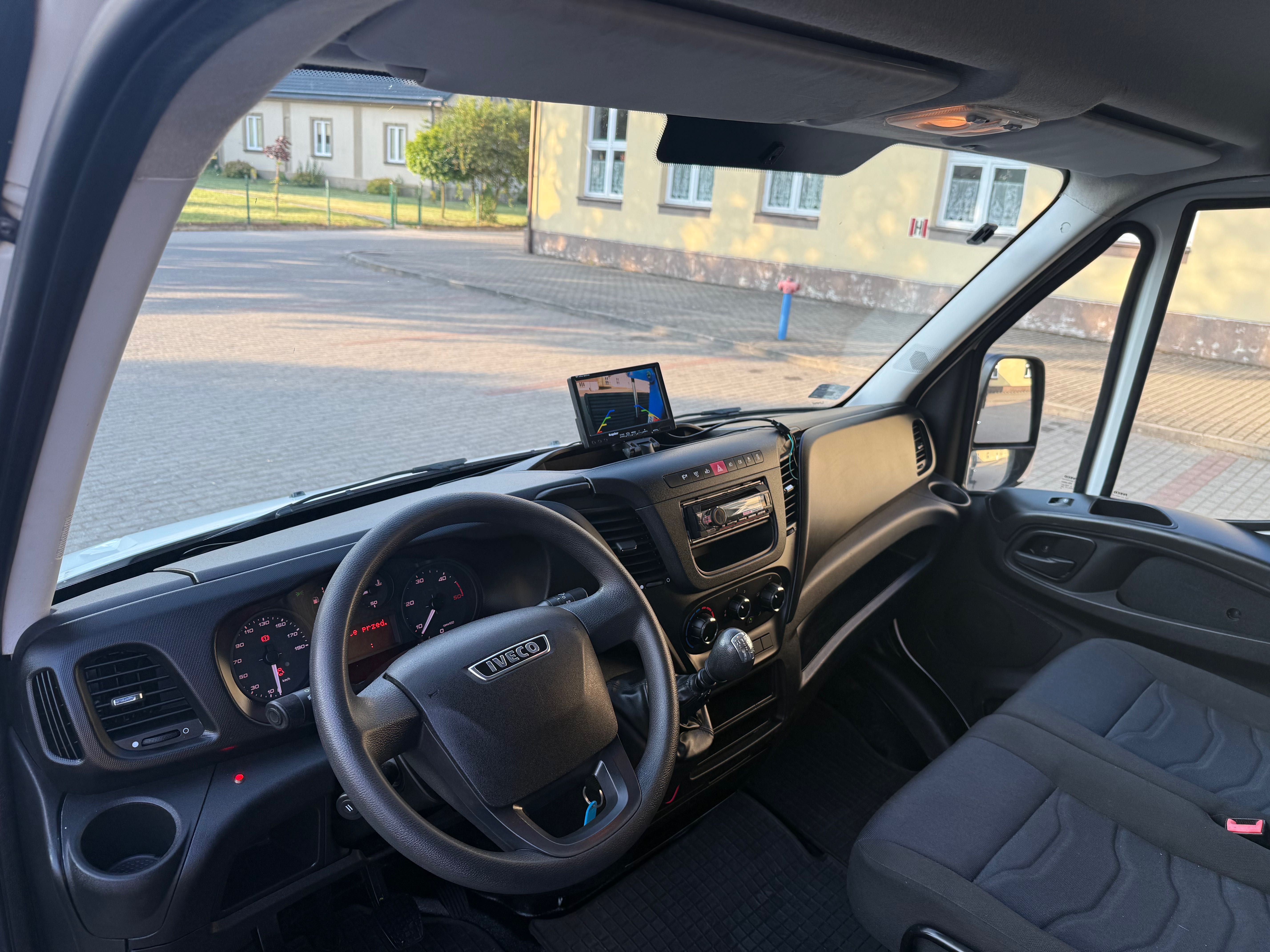 3,5t IVECO Daily wywrotka z HDS 2,3t/8t super mocny, zadbany,PRZEBIEG!