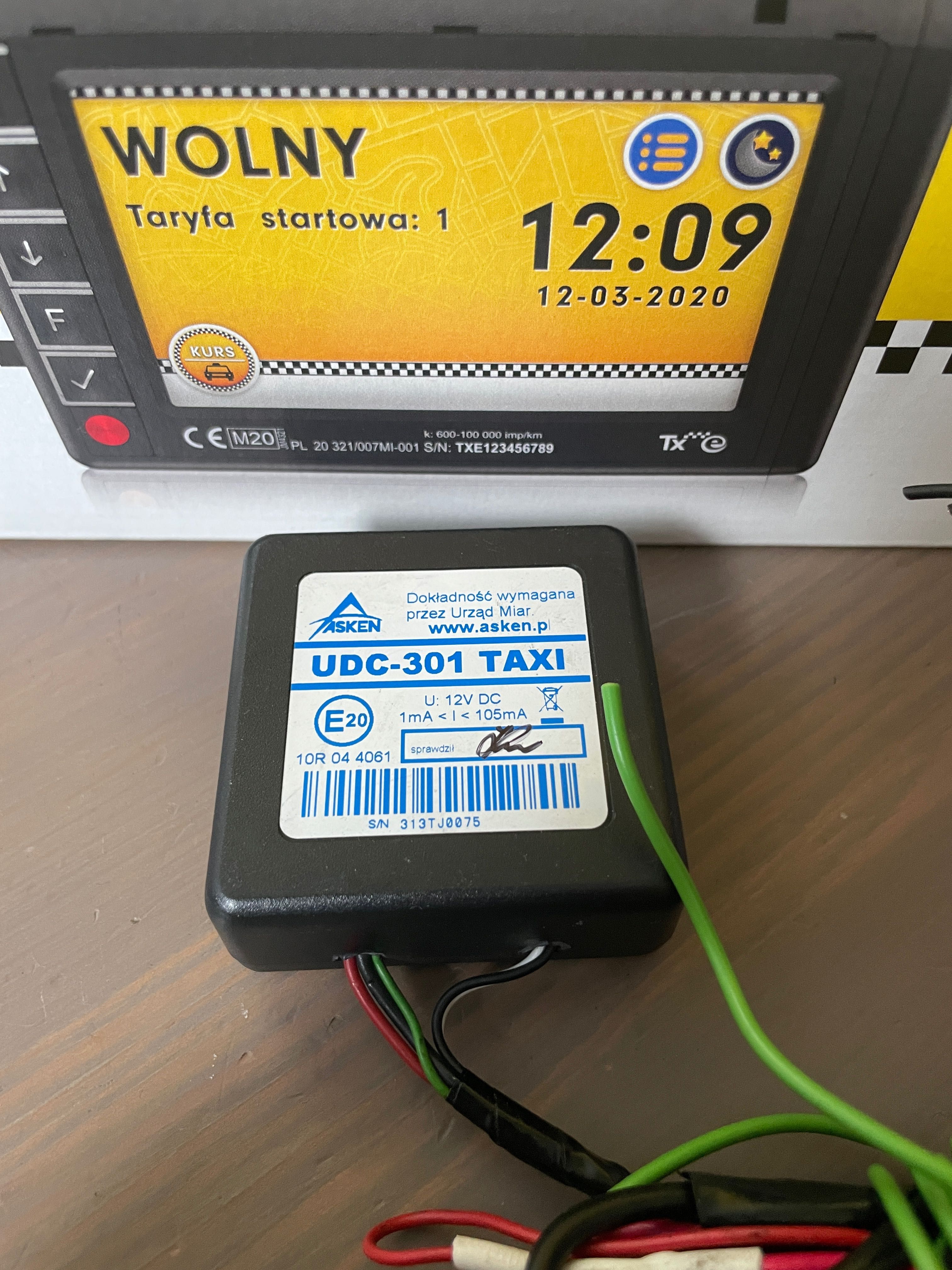 Taksometr Novitus + udc-301 taxi + moduł instalacyjny txe
