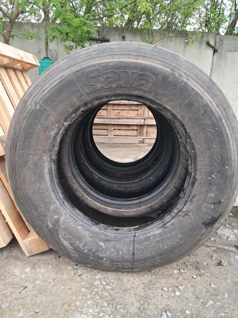 315/70R22,5 шини бу на руль/прицеп Sava