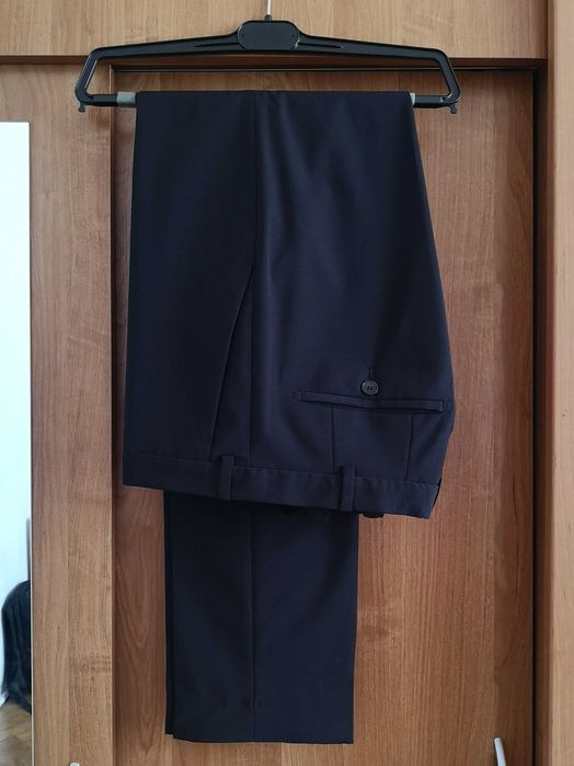 DIGEL Move Garnitur wizytowy slim fit 3w1 r.UK 38L czyli r.M