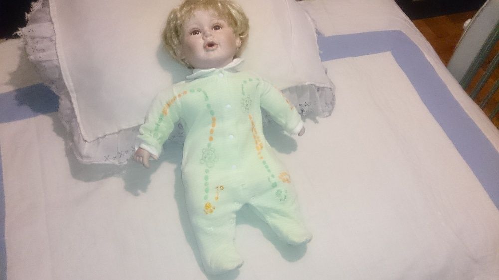 boneca de porcelana doll (genuine hand painted porcelain) 52cm altura