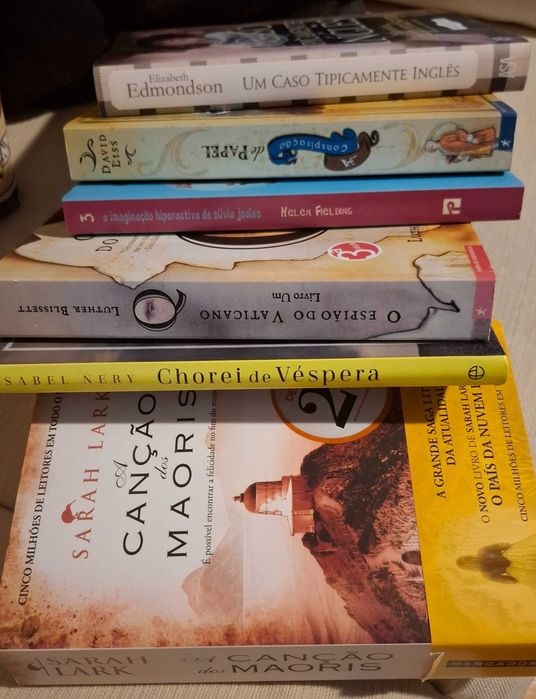 Vários livros em muito bom estado