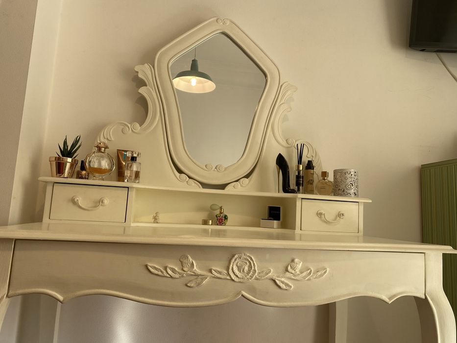 Toucador em madeira macissa lacado a branco