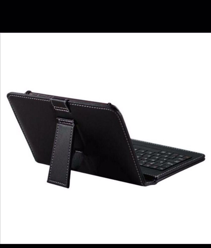 Capa Tablet c/ teclado 7”