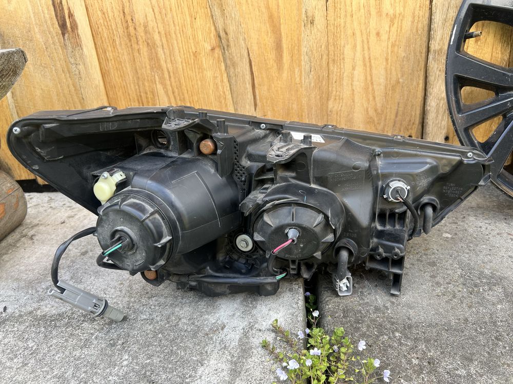 Фара ліва Mitsubishi ASX sport halogen 2011-2019
