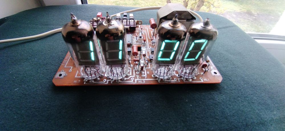 Ретрогодинник на газорозрядних індикаторах