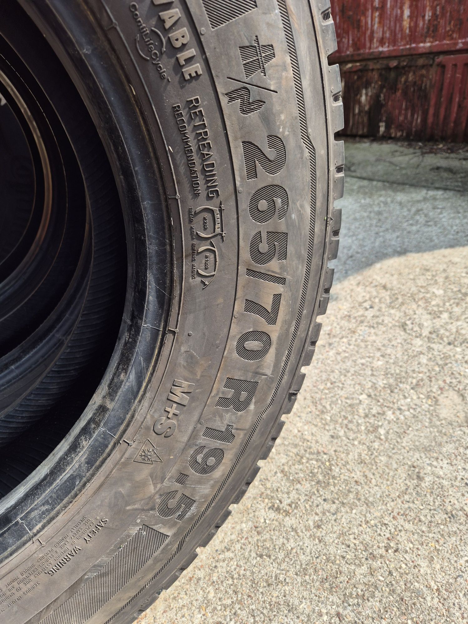 Opony 265/70r19.5