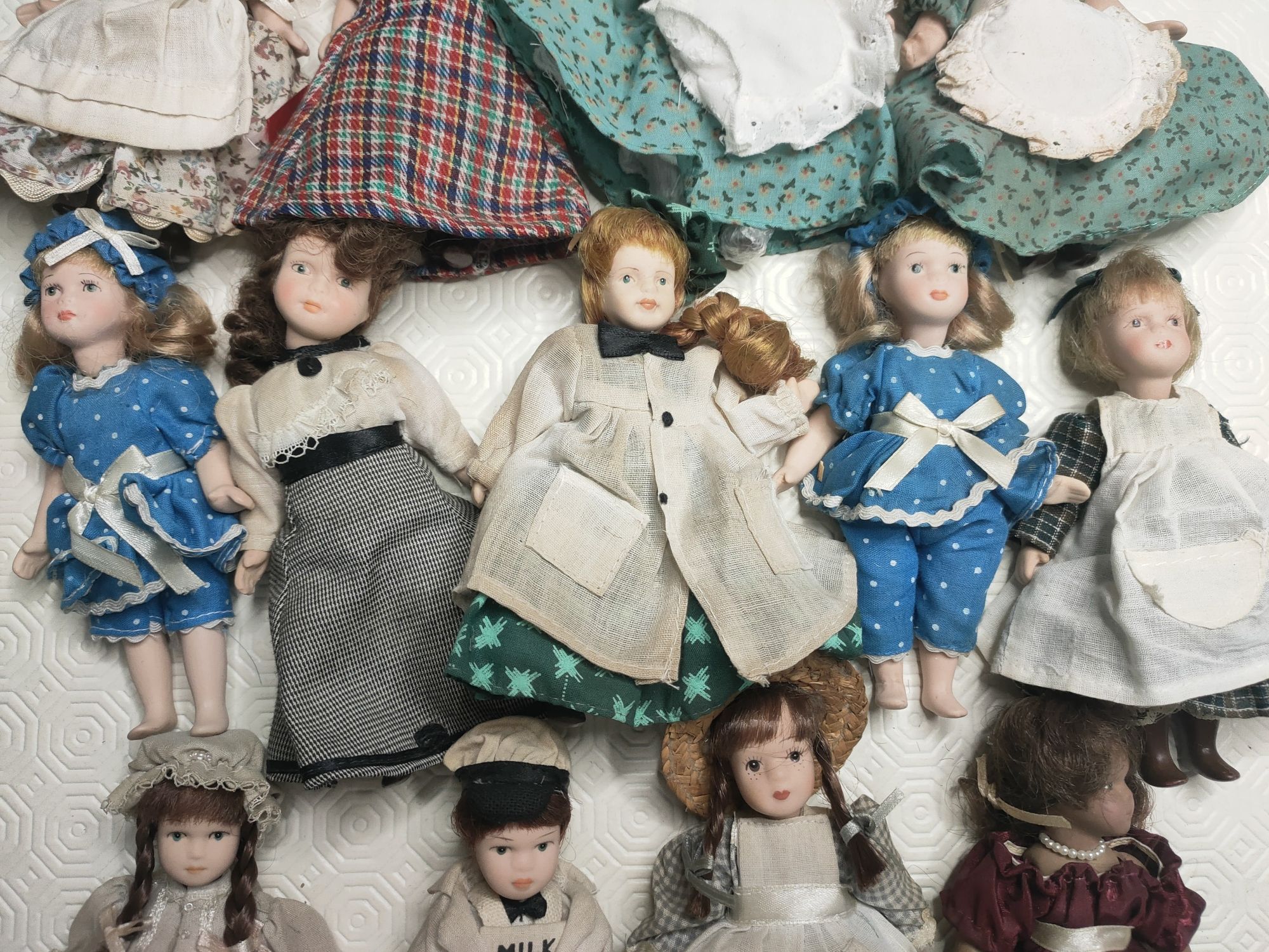 Bonecas de porcelana