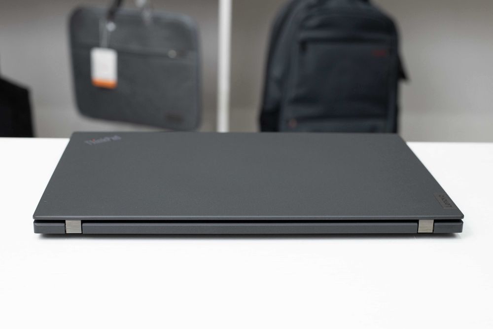 Lenovo ThinkPad T14s Gen2 i7-1185G7 32RAM 512SSD FHD IPS 14”