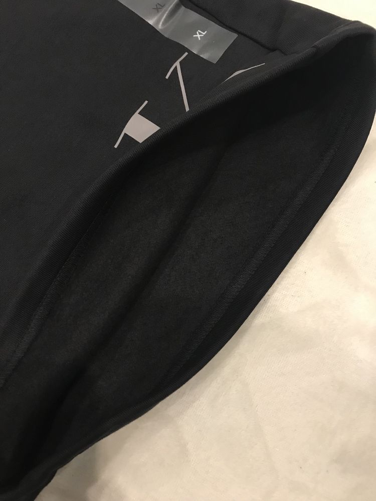Продам мужские шорты Calvin Klein